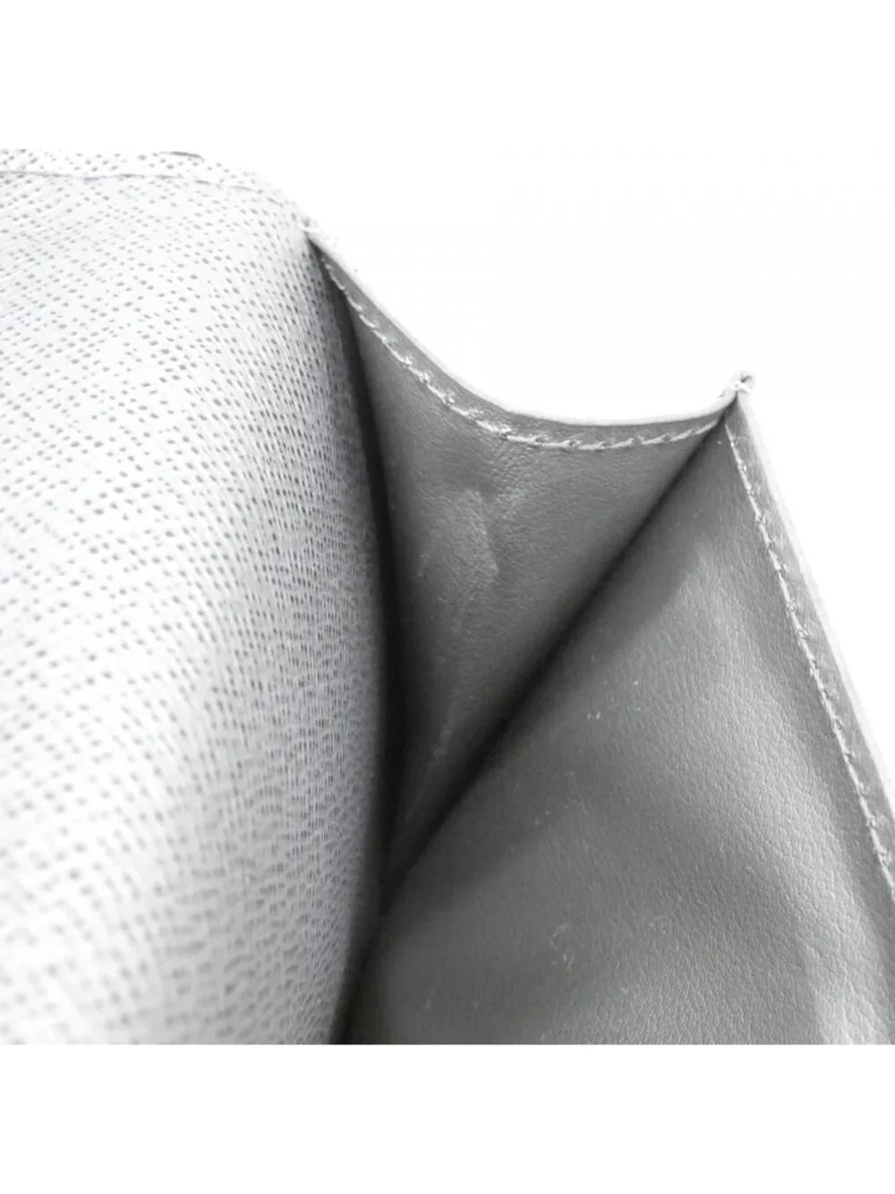 Louis Vuitton Taiga Llama Zippy Wallet Vertical